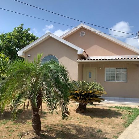 Hotel Caribbean Escape Portmore Exterior foto